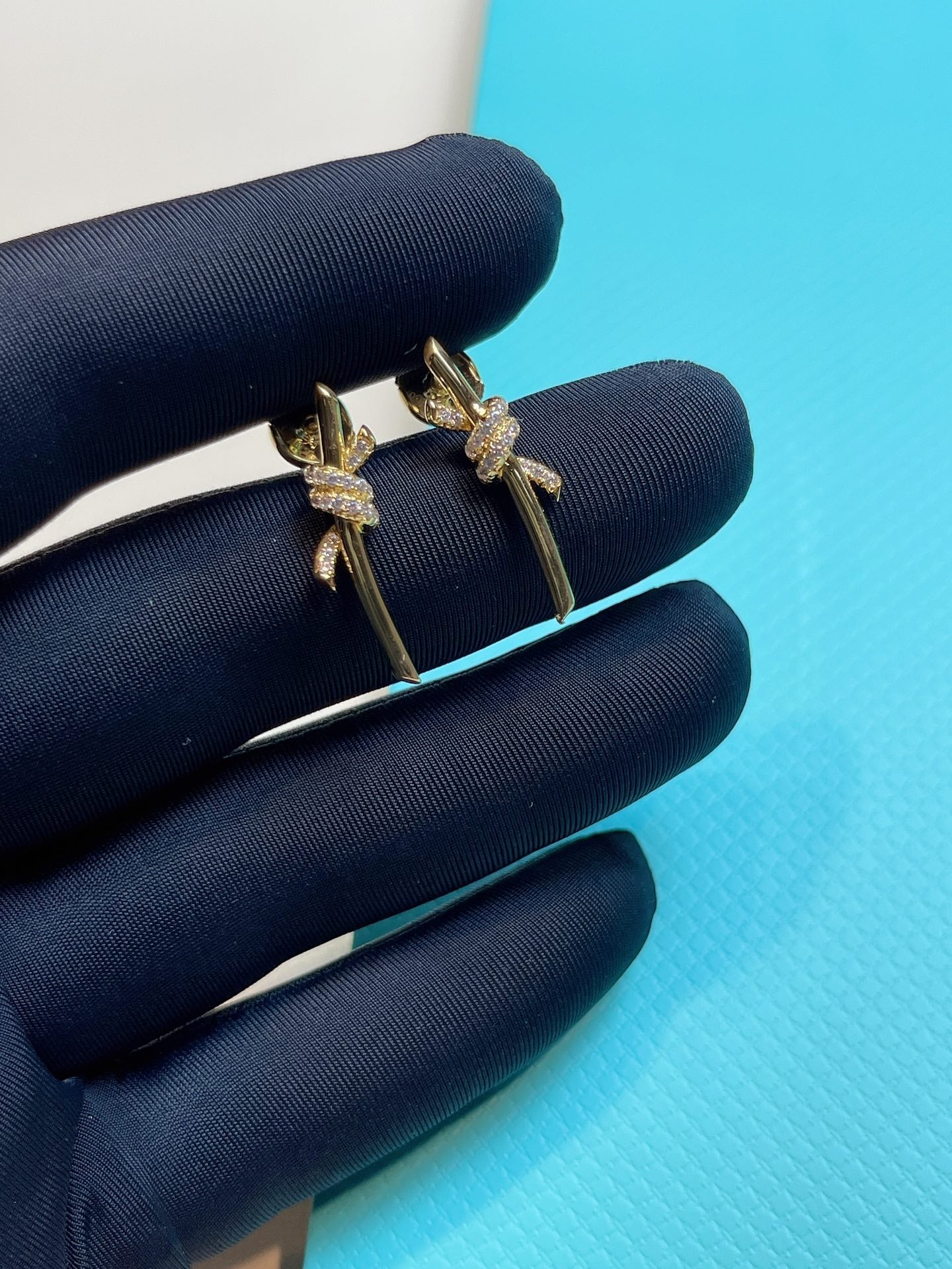 TIFFANY KNOT EARRINGS GOLD DIAMOND