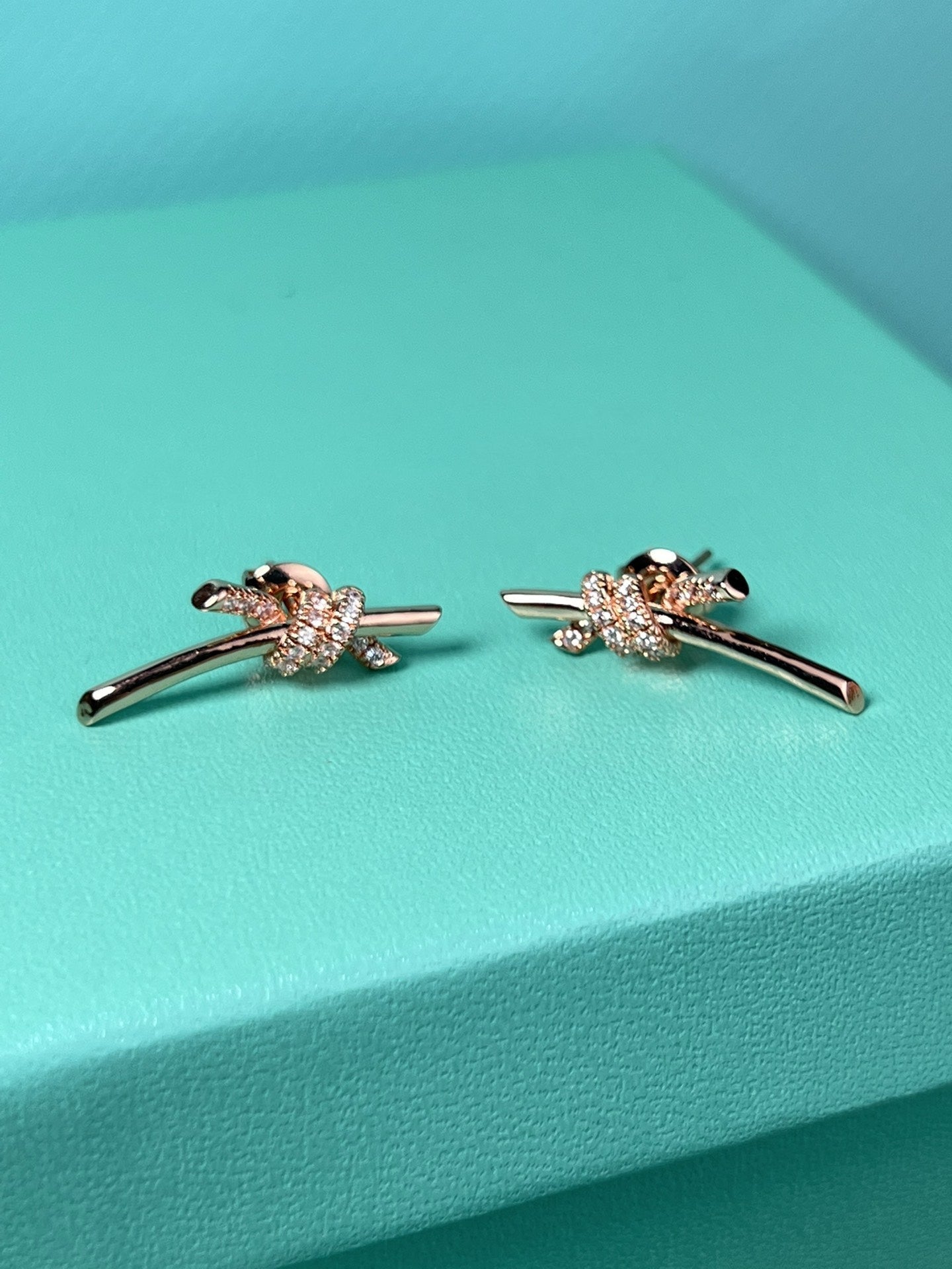 TIFFANY KNOT EARRINGS PINK GOLD DIAMOND