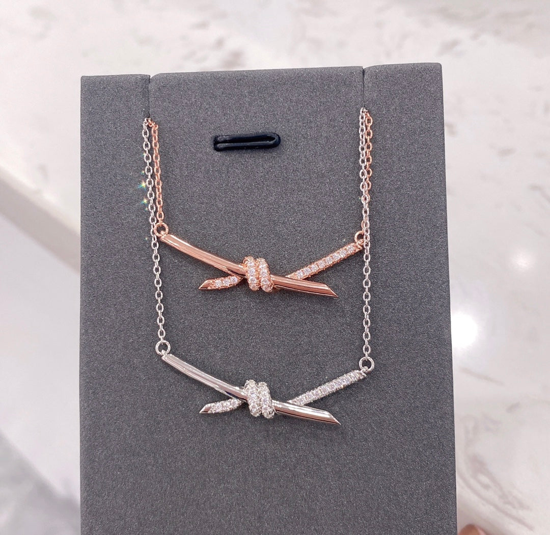 TIFFANY KNOT NECKLACE DIAMONDS