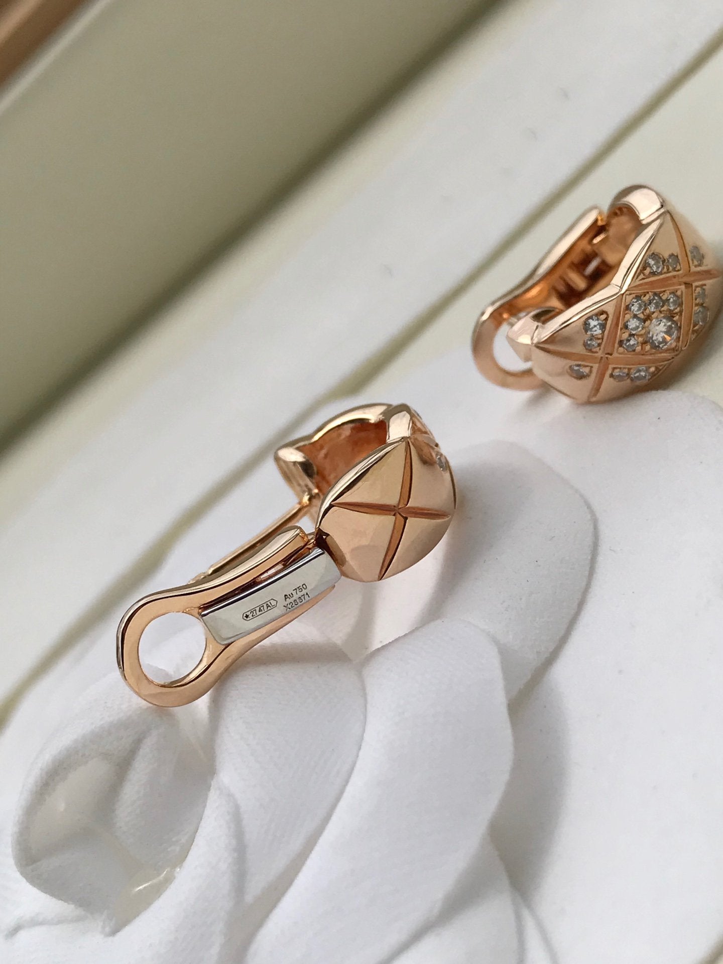 Chanel Crush Diamond Pink Gold Earrings