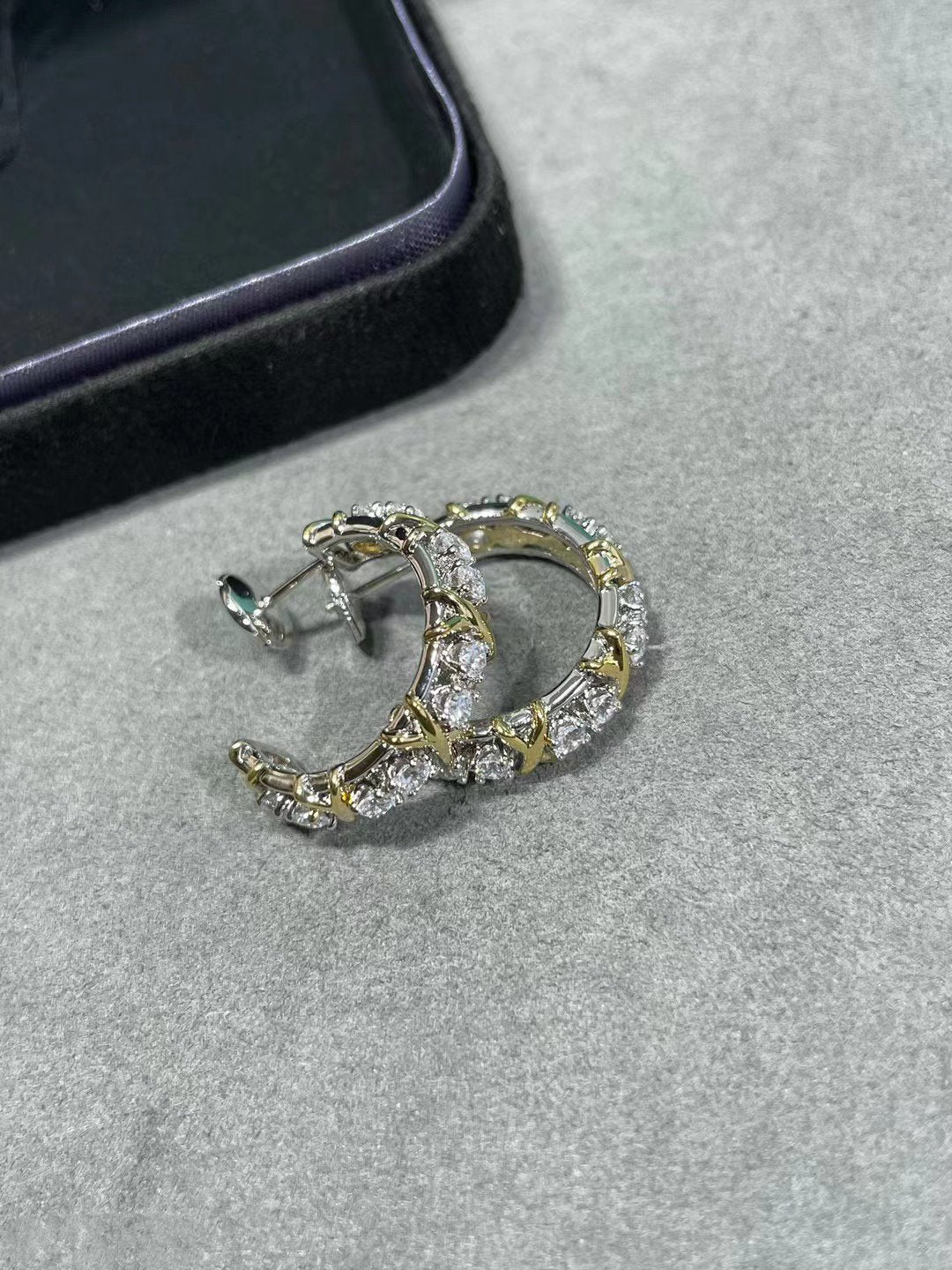 TIFFANY SCHLUMBERGER GOLD DIAMOND EARRINGS