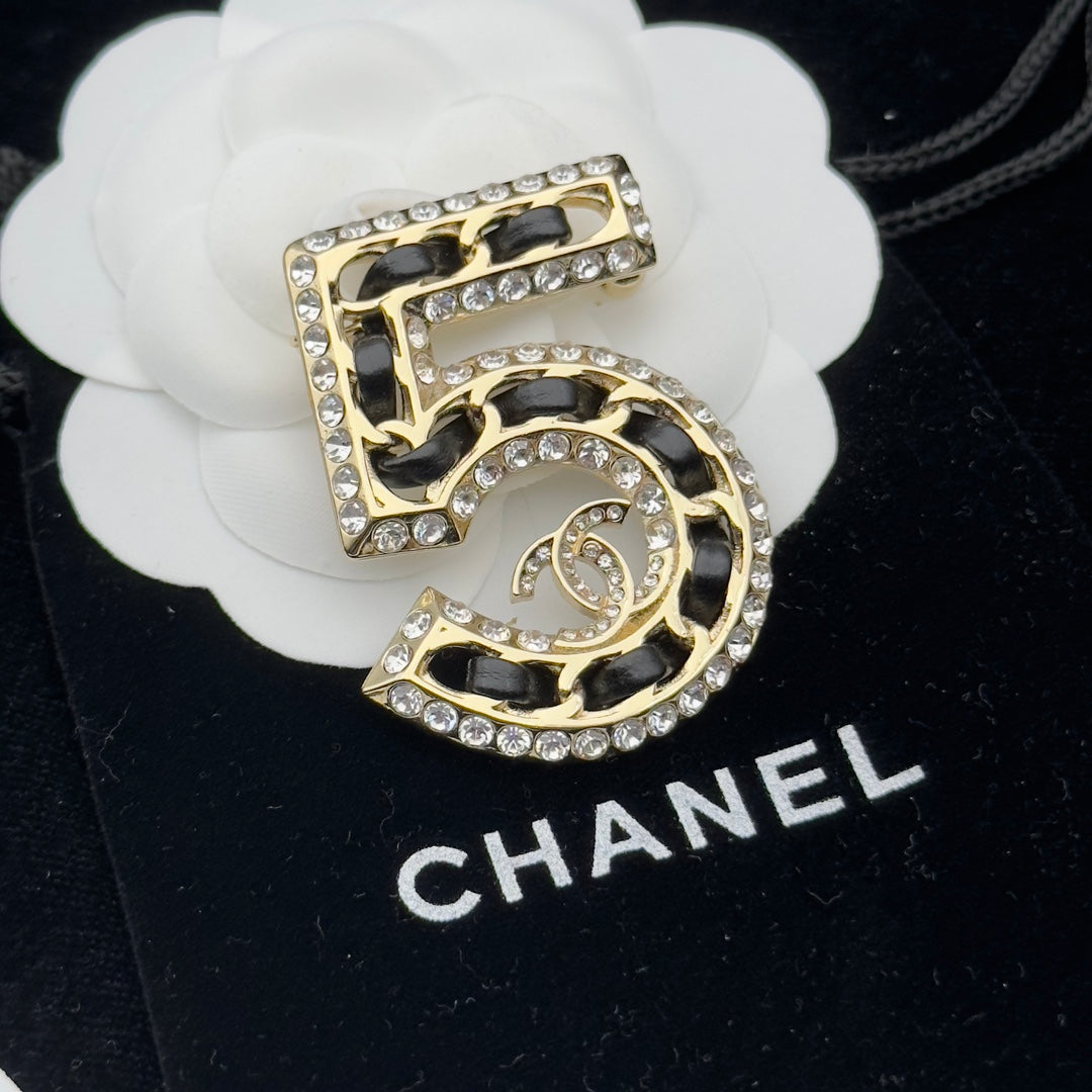 Chanel Brooch Gold 174155
