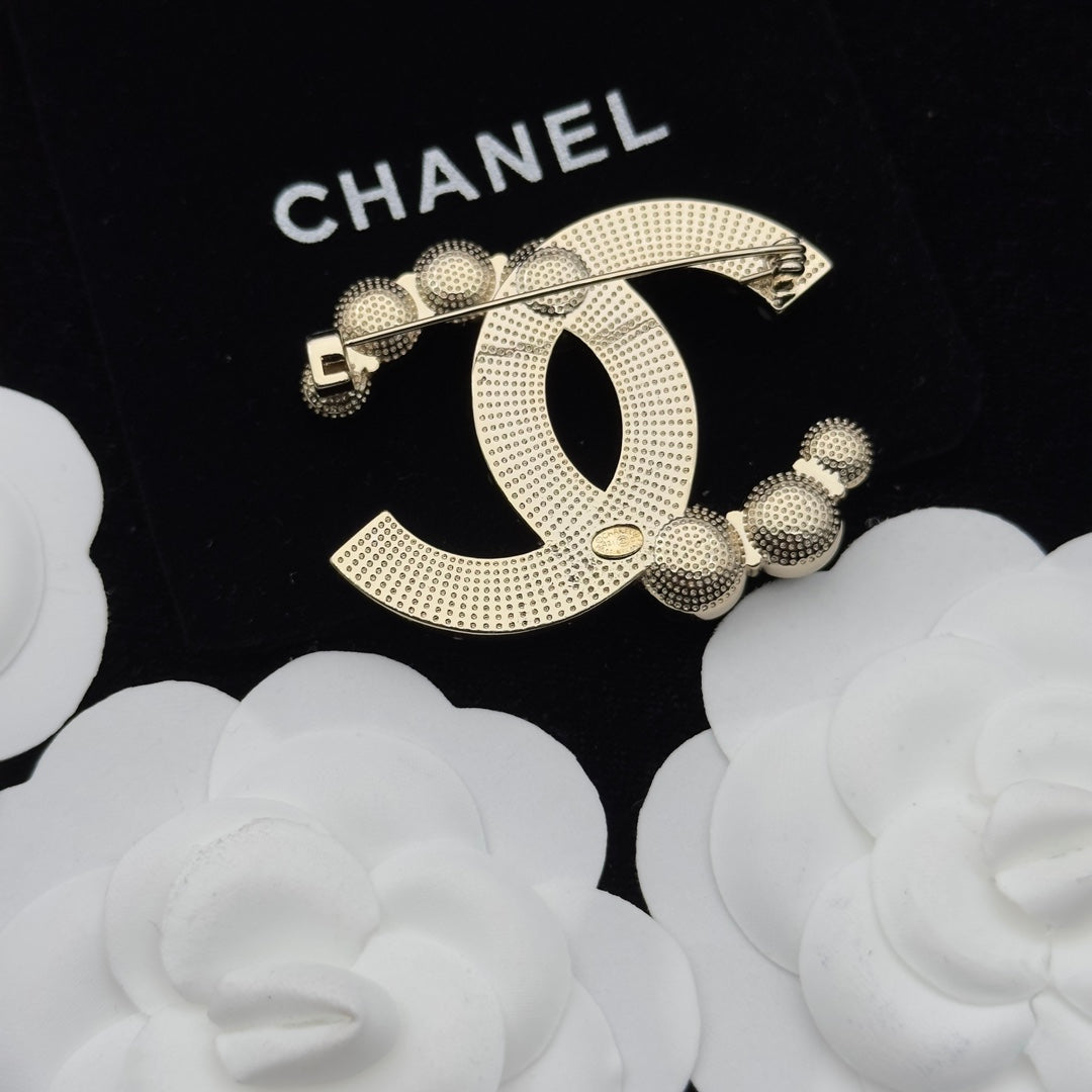 Chanel Brooch Gold 174302