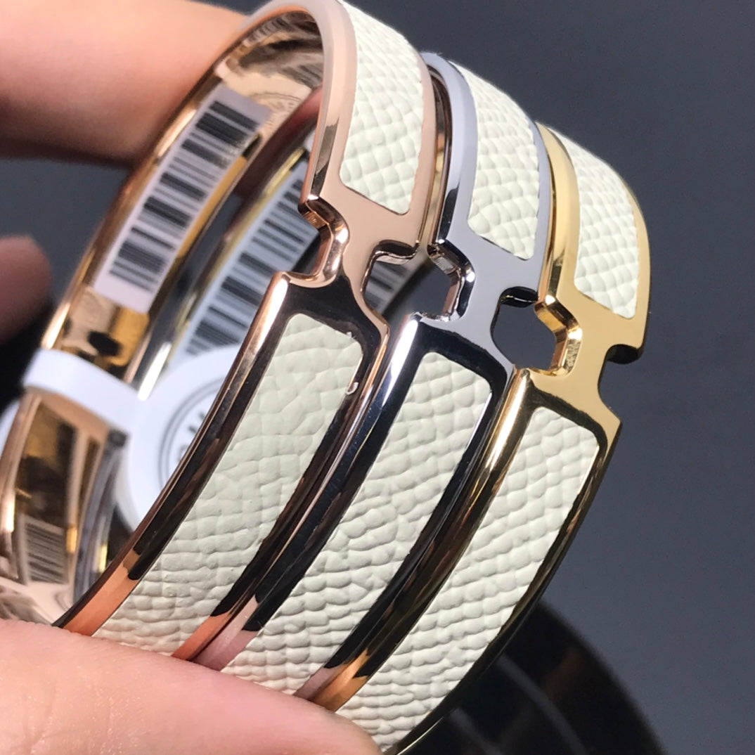 HERMES H Pig Nose White Bracelet
