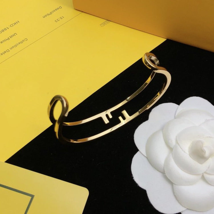FENDI O'LOCK OPEN BRACELET GOLD