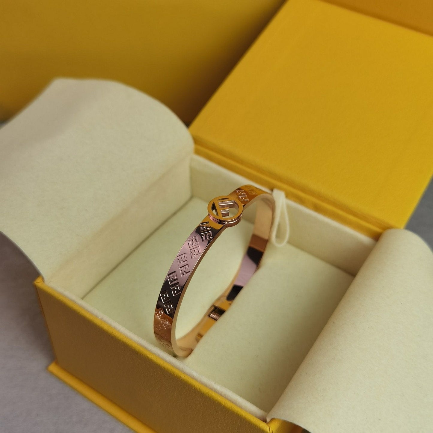 FENDI FF LOGO BRACELET SILVER