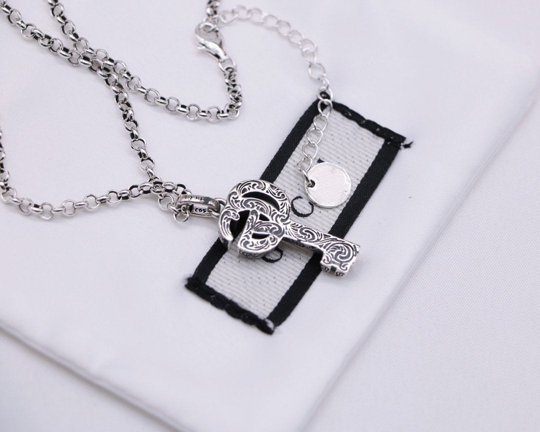 GUCCI GG SILVER DOUBLE G KEY NECKLACE