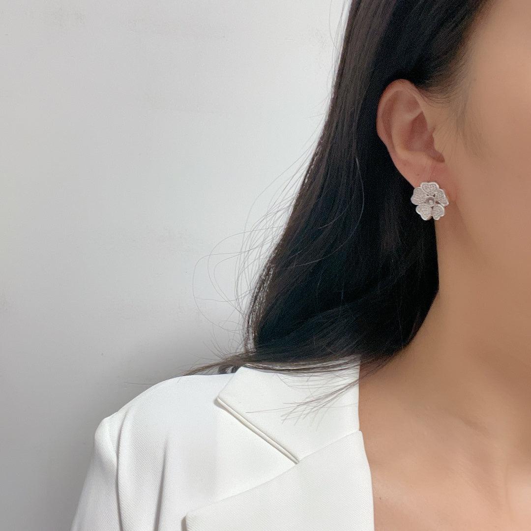 CHOPARD HAPPY HEART SILVER DIAMOND EARRINGS
