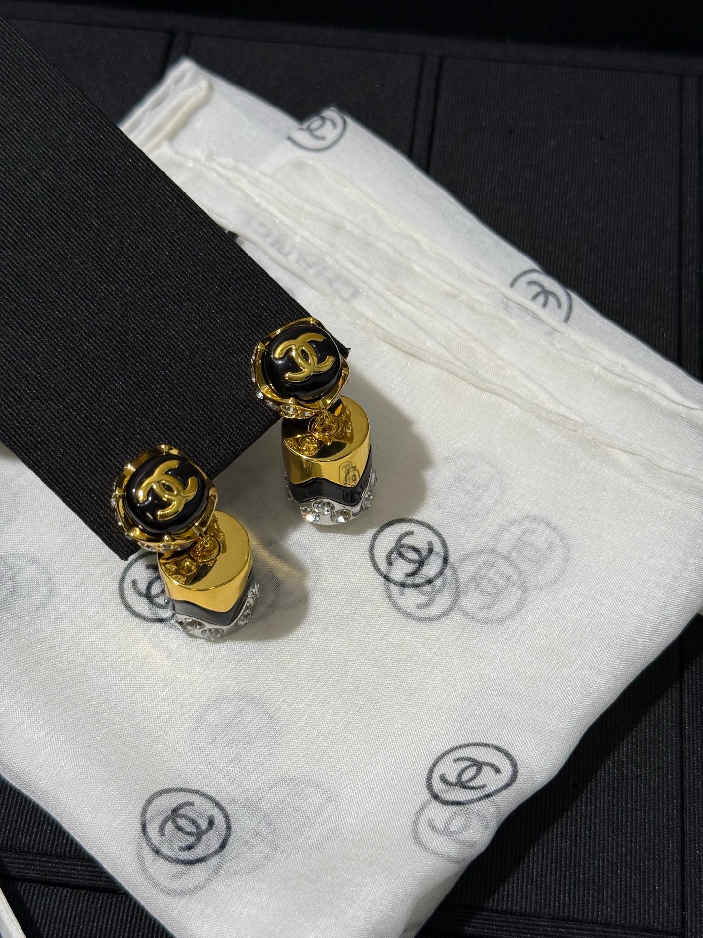 Chanel 2026 Enamel Button Double C Earrings
