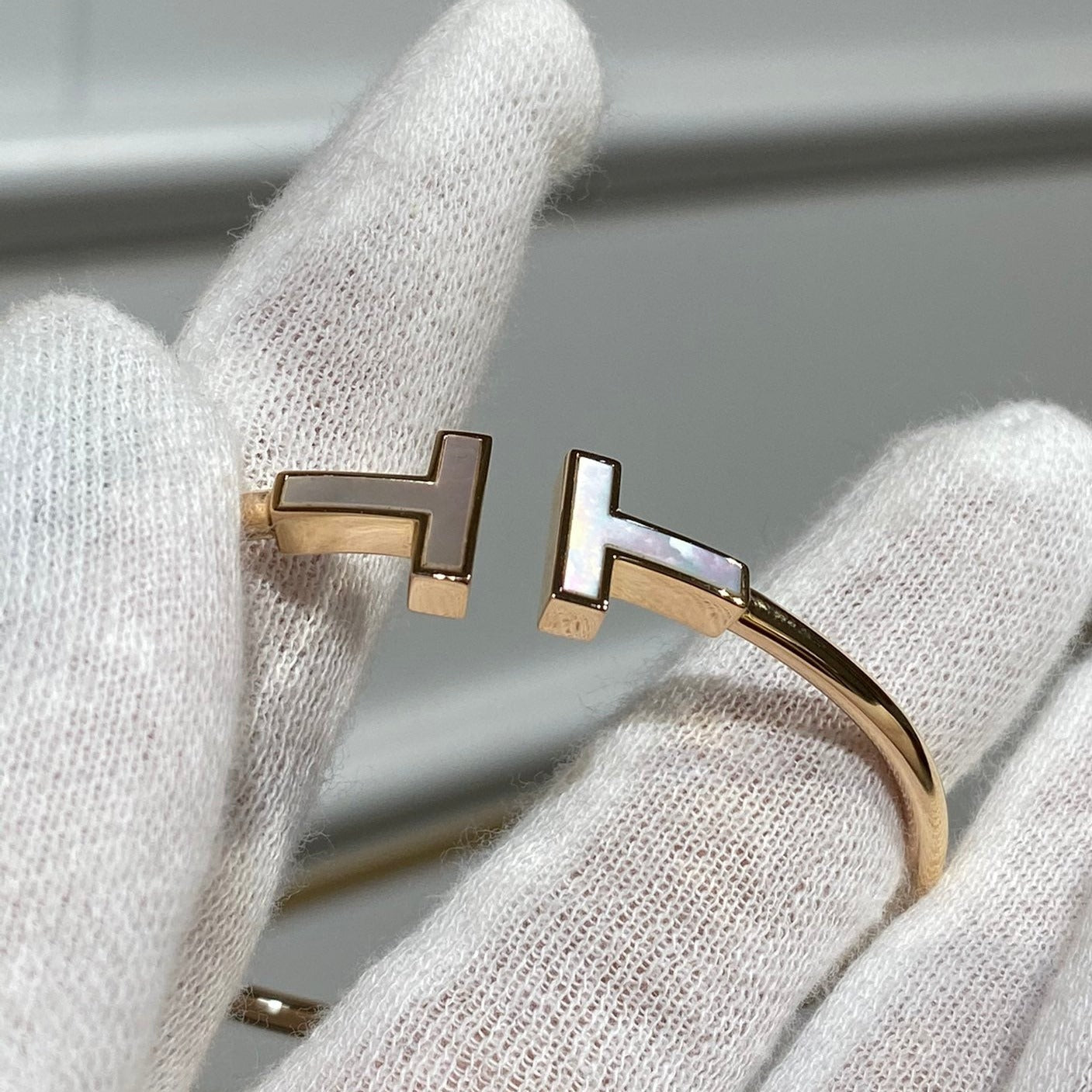 TIFFANY T BRACELET 1.8MM MOP PINK GOLD