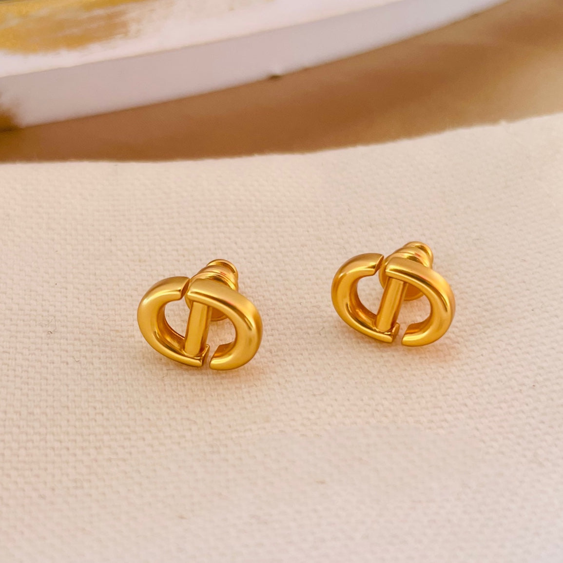 DIOR PETIT CD STUD EARRINGS GOLD
