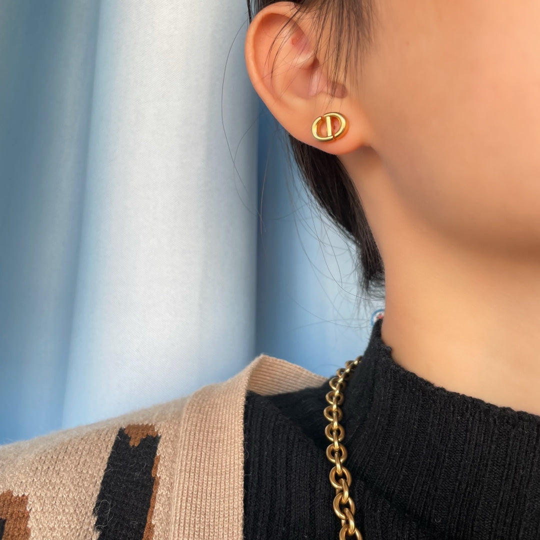 DIOR PETIT CD STUD EARRINGS GOLD