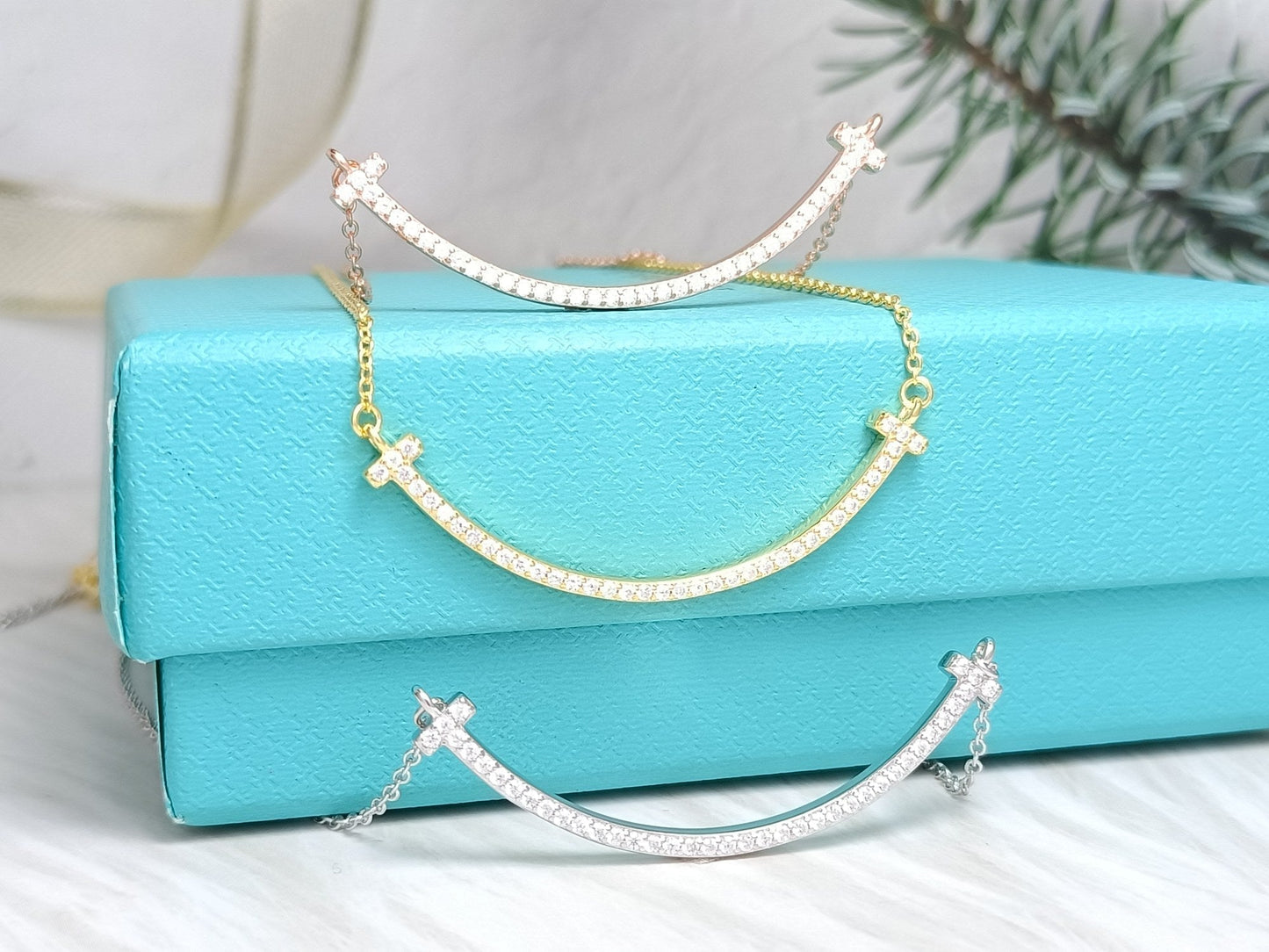 TIFFANY BIG SMILE PEDANT DIAMOND NECKLACE