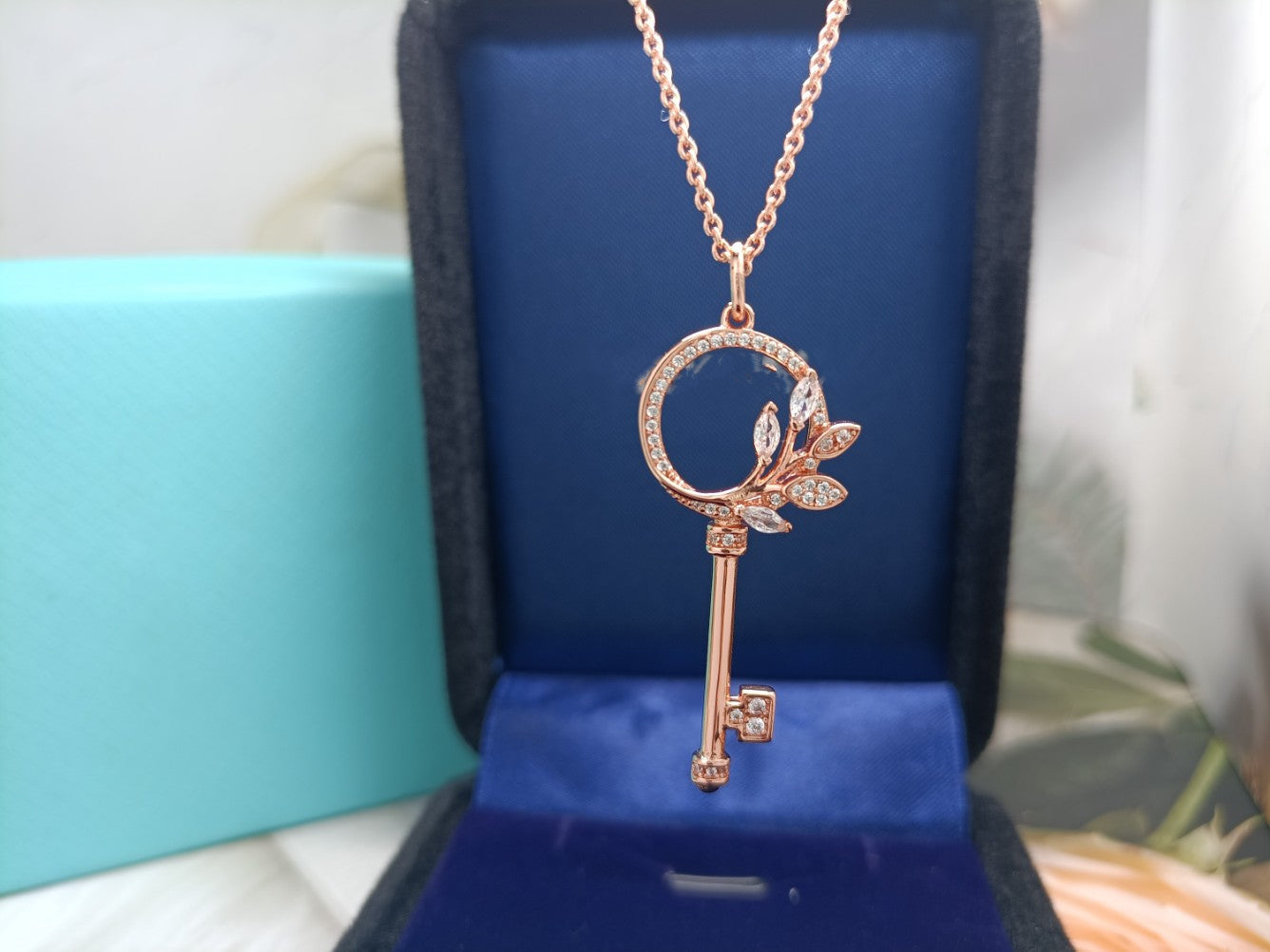 TIFFANY MINI KEY OLIVE LEAF NECKLACE DIAMOND