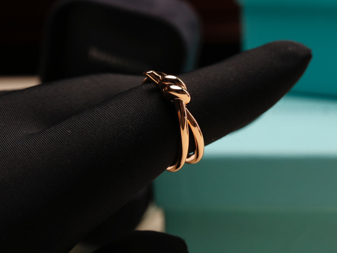 TIFFANY KNOT RING PINK GOLD