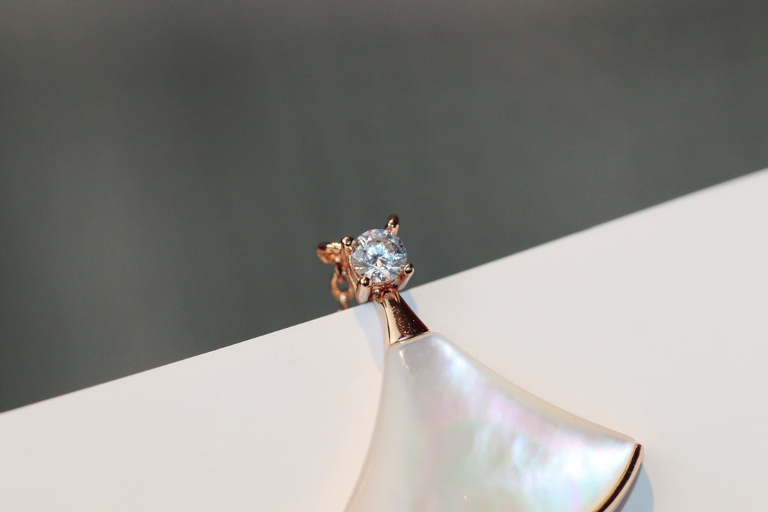 BVLGARI DREAM NECKLACE WHITE MOP PINK GOLD 1 DIAMOND