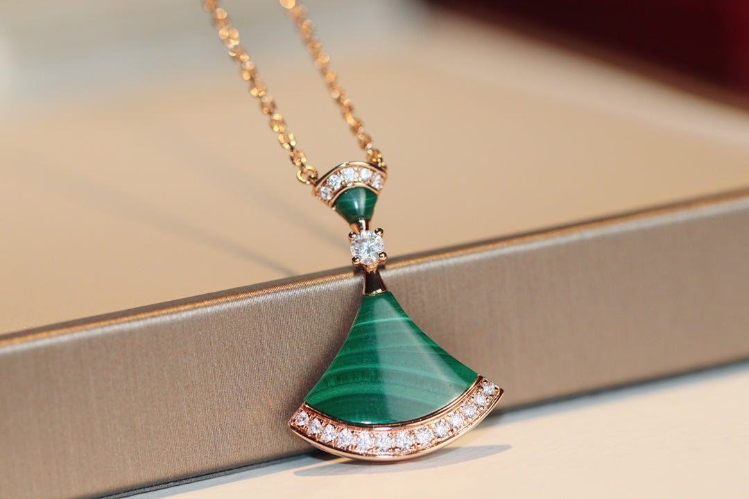 BVLGARI DREAM NECKLACE MALACHITE DIAMOND