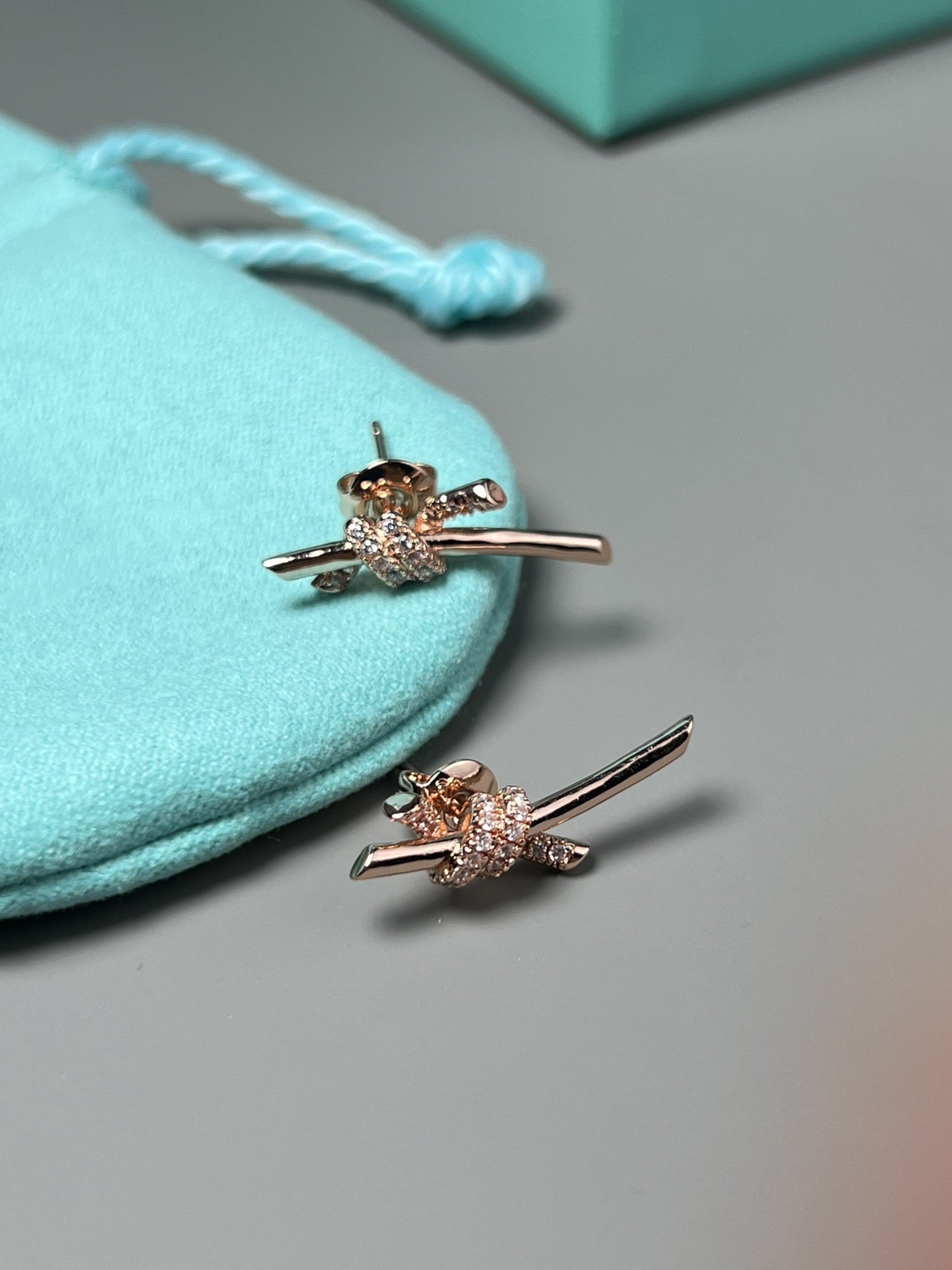 TIFFANY KNOT EARRINGS PINK GOLD DIAMOND