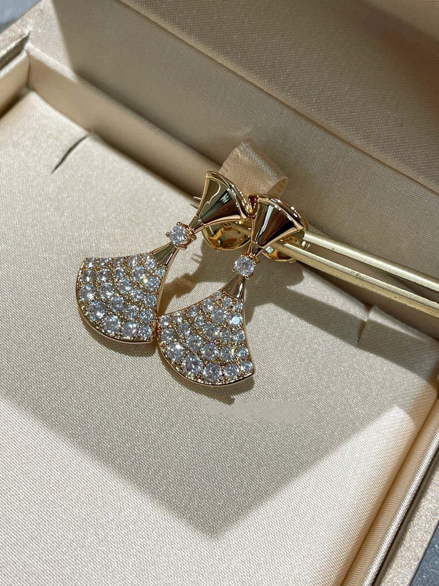 BVLGARI DREAM EARRINGS DIAMOND