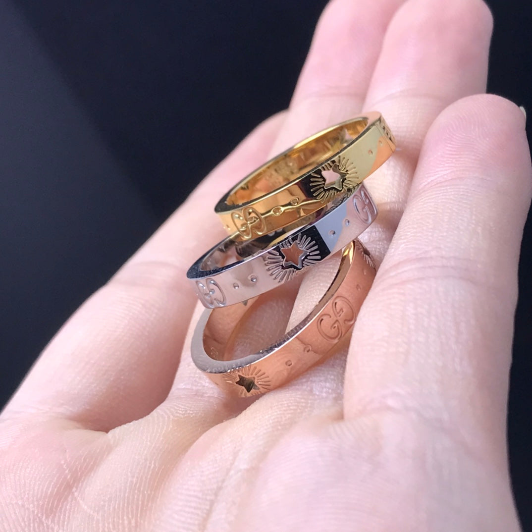 GUCCI ICON RING WITH STAR