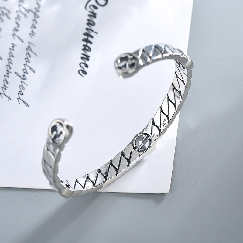 GUCCI GG SILVER INTERLOCKING OPEN BRACELET