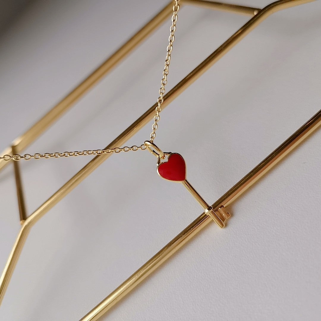 TIFFANY KEY PEDANT CARNELIAN HEART GOLD NECKLACE