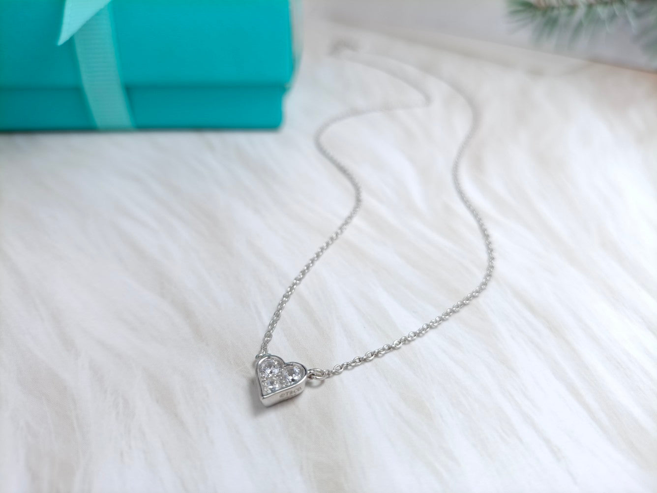 TIFFANY HEART 3 DIAMONDS PEDANT NECKLACE