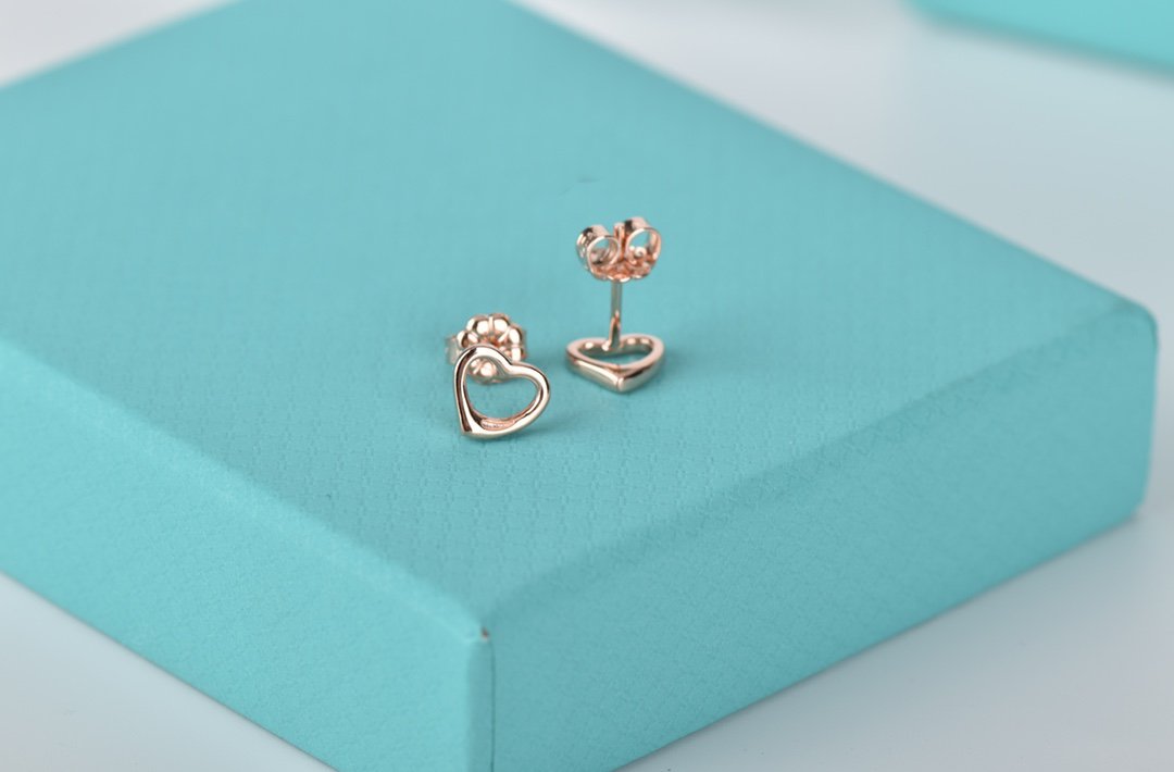 TIFFANY OPEN HEART STUD EARRINGS
