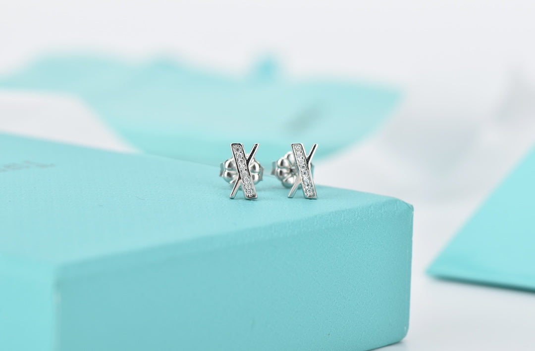 TIFFANY ATLAS DIAMOND STUD EARRINGS