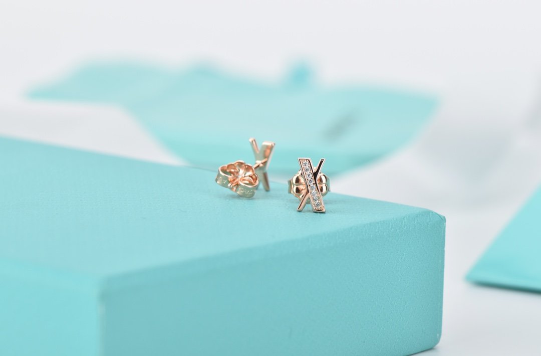 TIFFANY ATLAS DIAMOND STUD EARRINGS