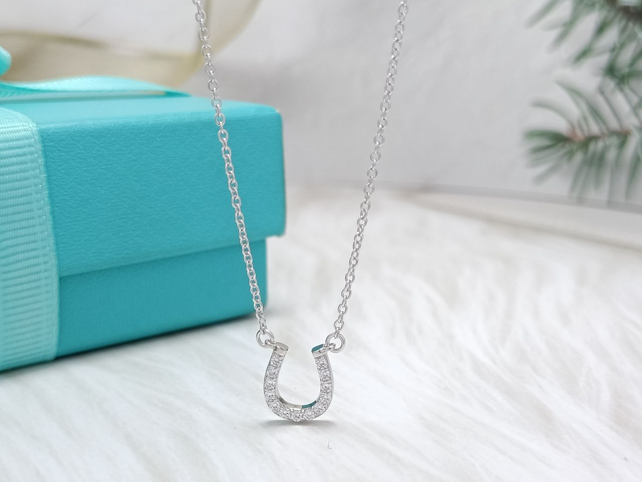 TIFFANY U PEDANT DIAMOND NECKLACE