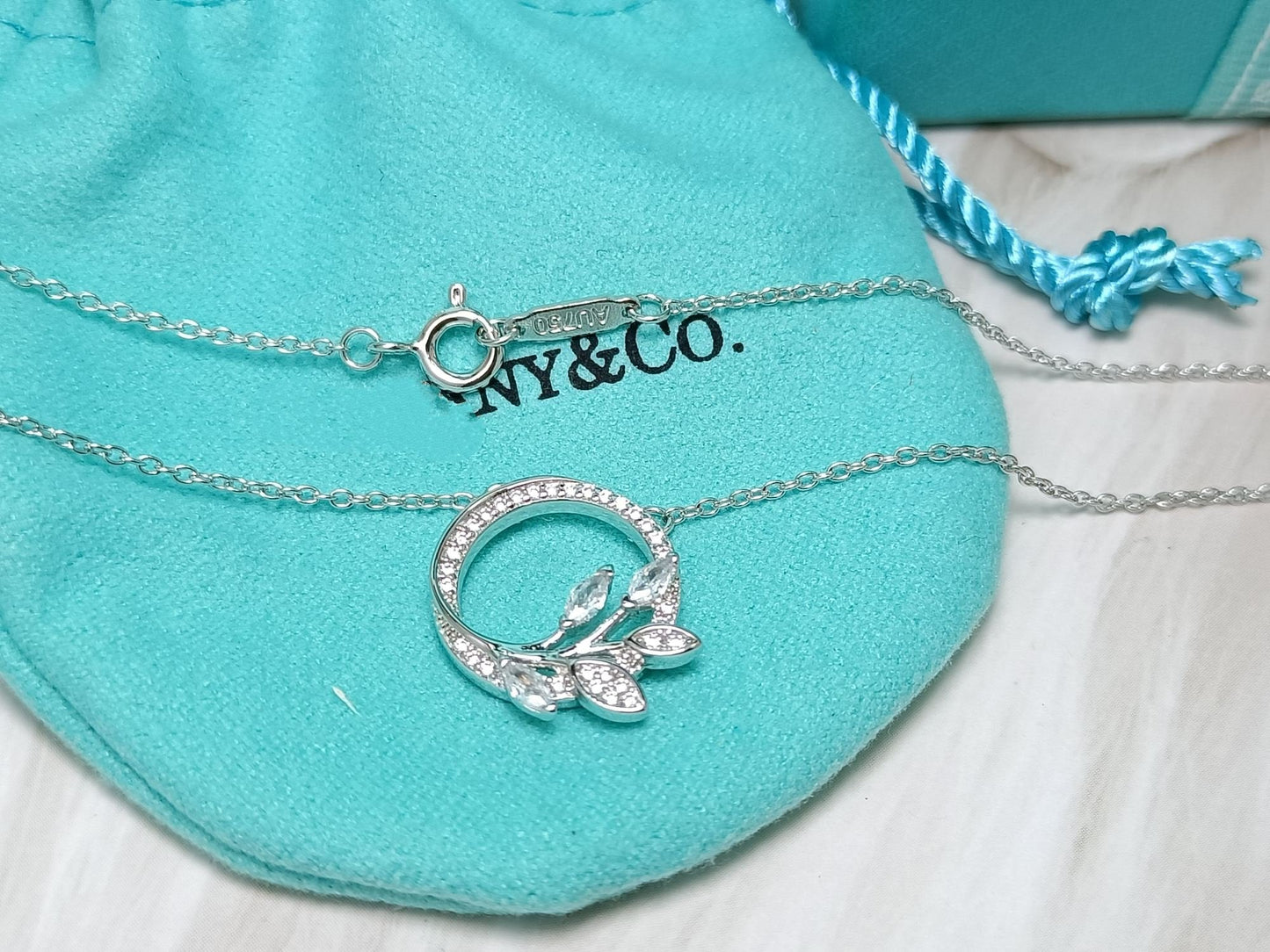 TIFFANY DIAMOND VINE CIRCLE PENDANT PLATINUM NECKLACE