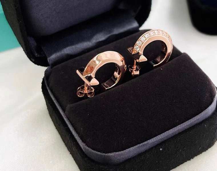 TIFFANY HOOP EARRINGS IN ROSE GOLD WITH DIAMONDS
