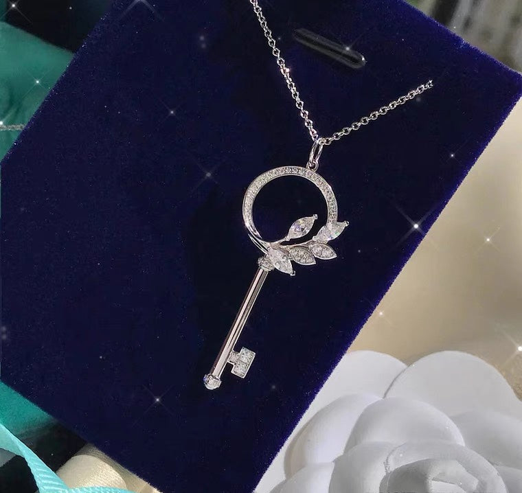 TIFFANY VICTORIA  DIAMOND PINK GOLD VINE CIRCLE KEY NECKLACE