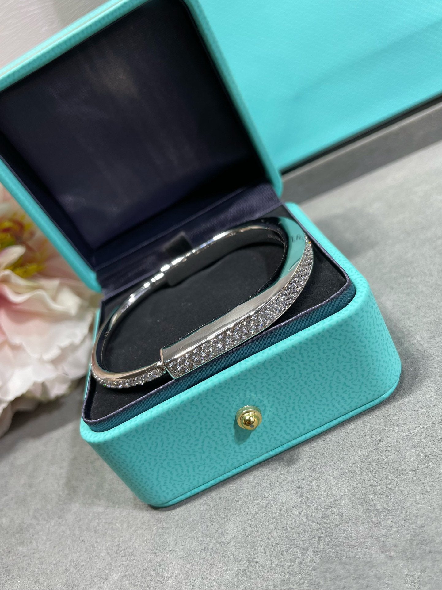 TIFFANY LOCK BRACELET DIAMOND PAVED