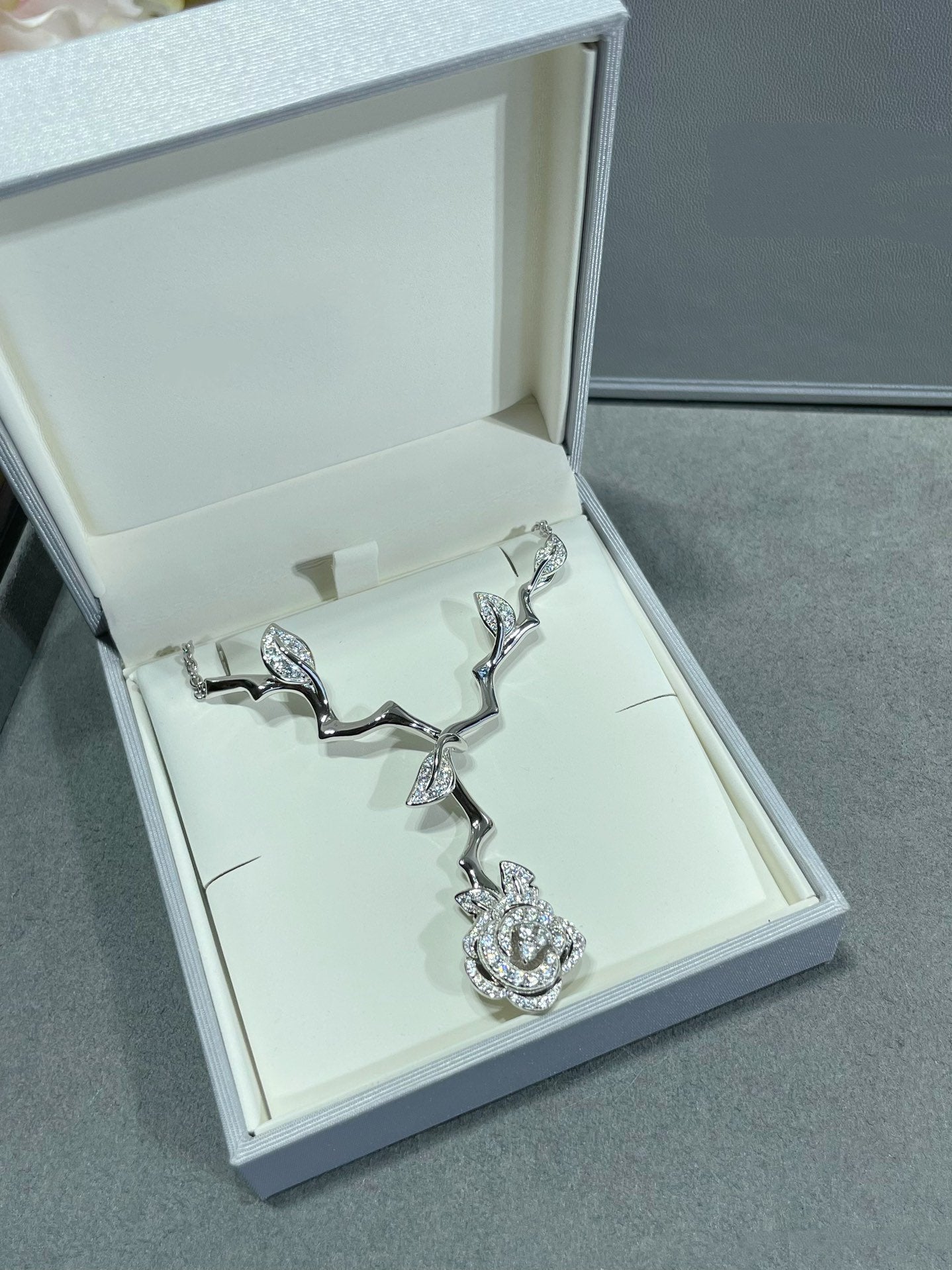 DIOR ROSE BAGATELLE DIAMOND NECKLACE