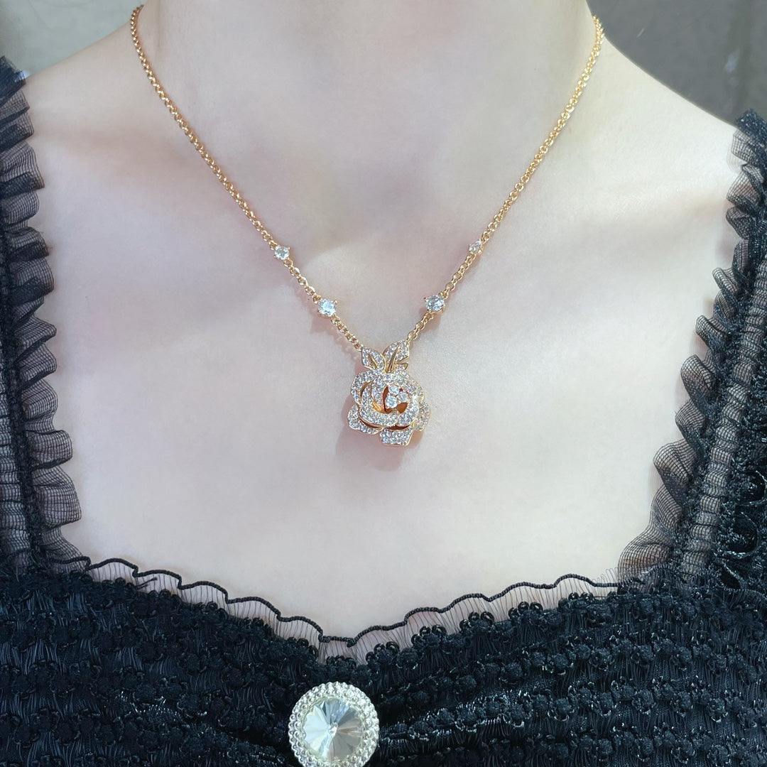 DIOR ROSE BAGATELLE DIAMOND MEDIUM NECKLACE