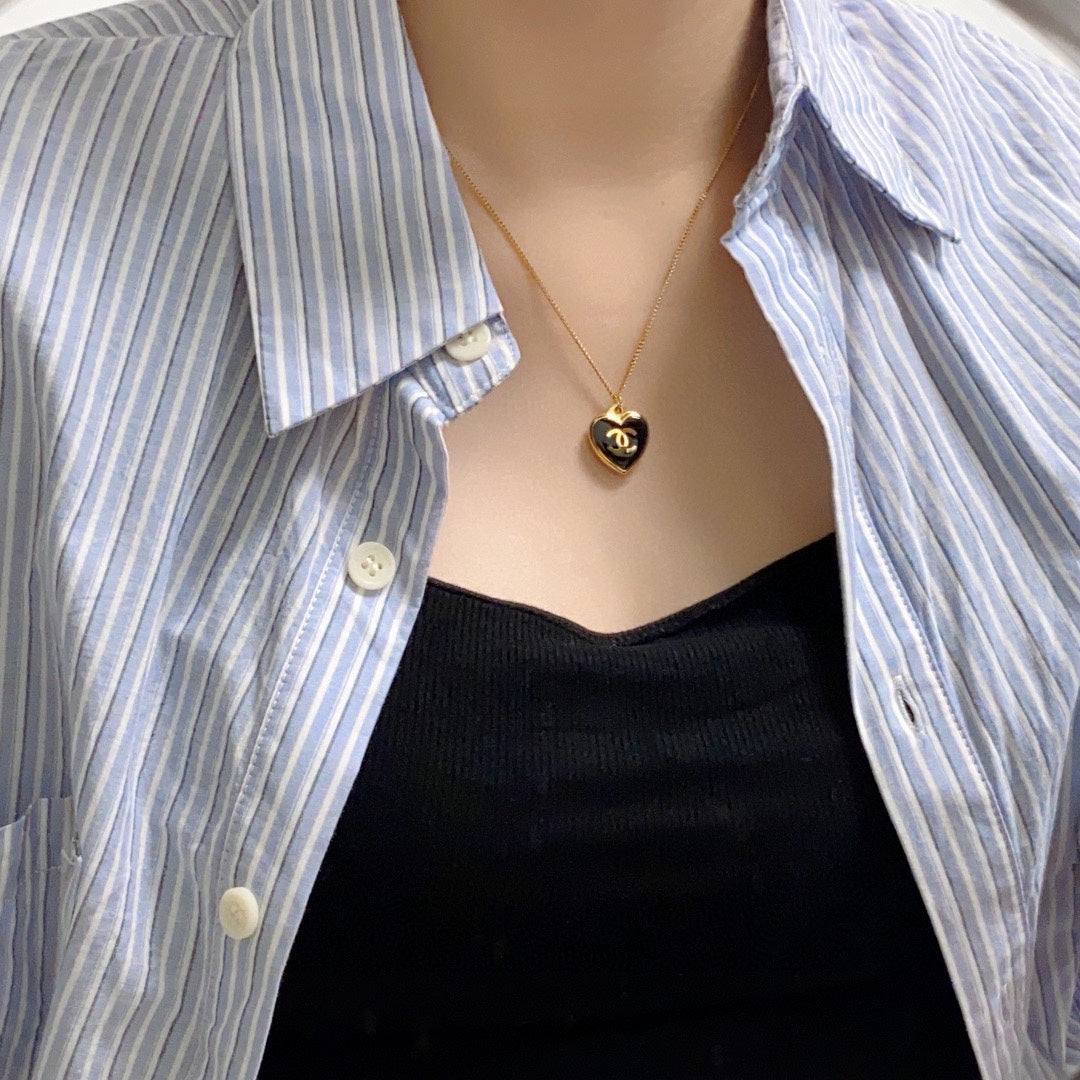 Chanel Heart Black Enamel Gold Necklace