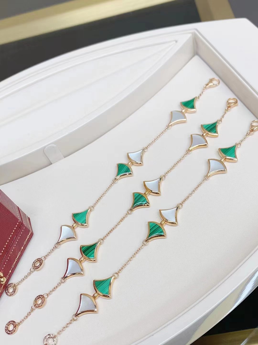 BVLGARI DREAM MOP AND MALACHITE BRACELET PINK GOLD