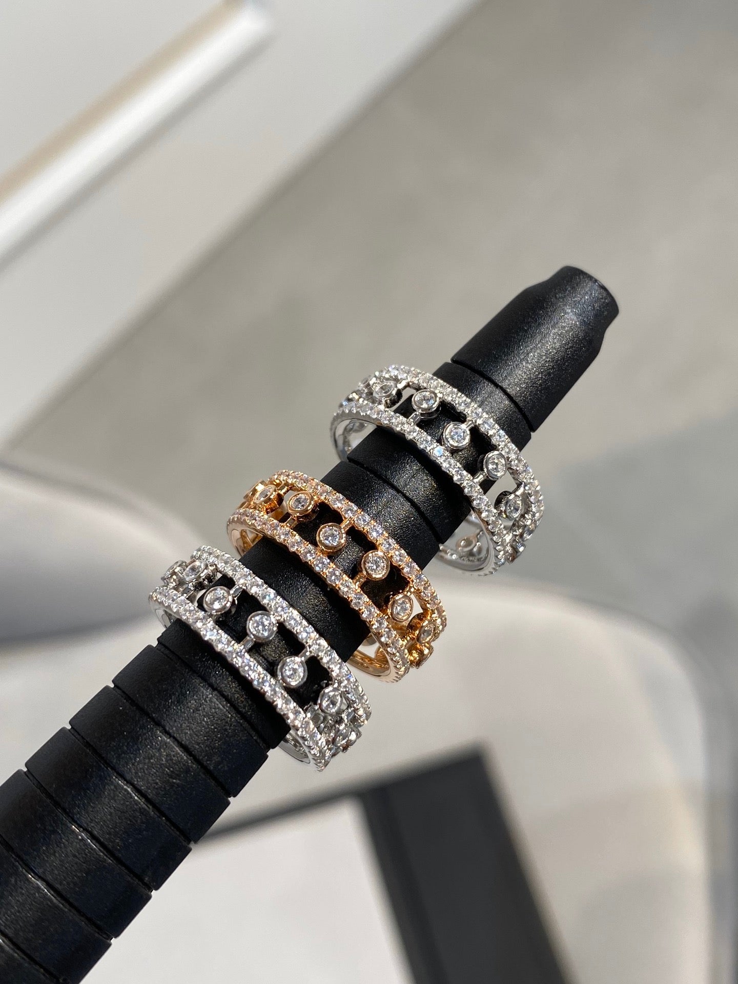 CHAUMET DEWDROP DIAMOND PAVED RING