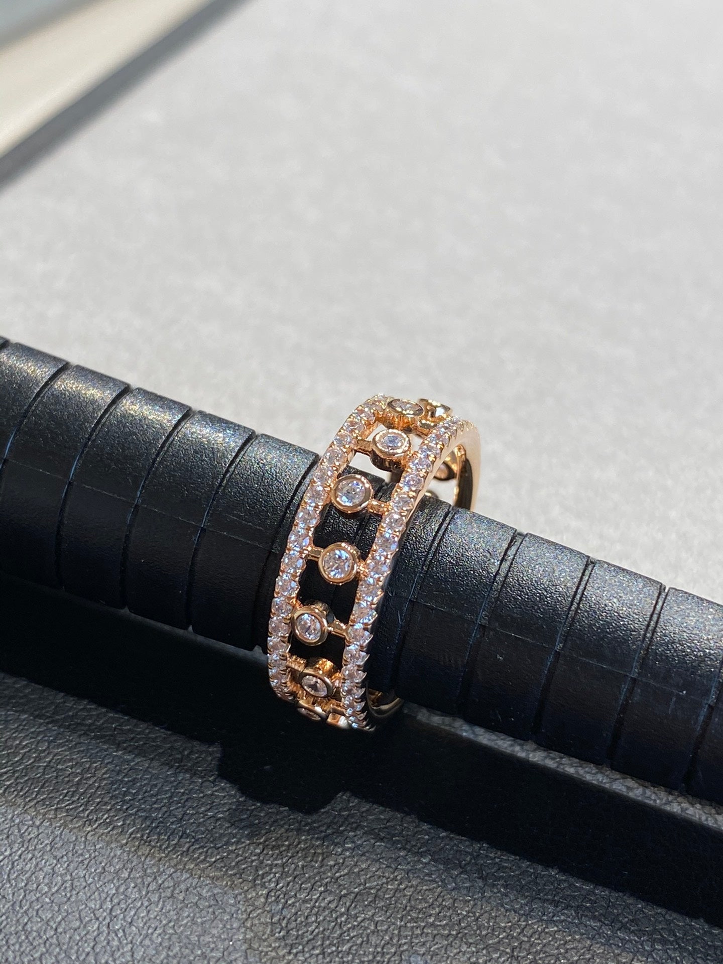 CHAUMET DEWDROP DIAMOND PAVED RING