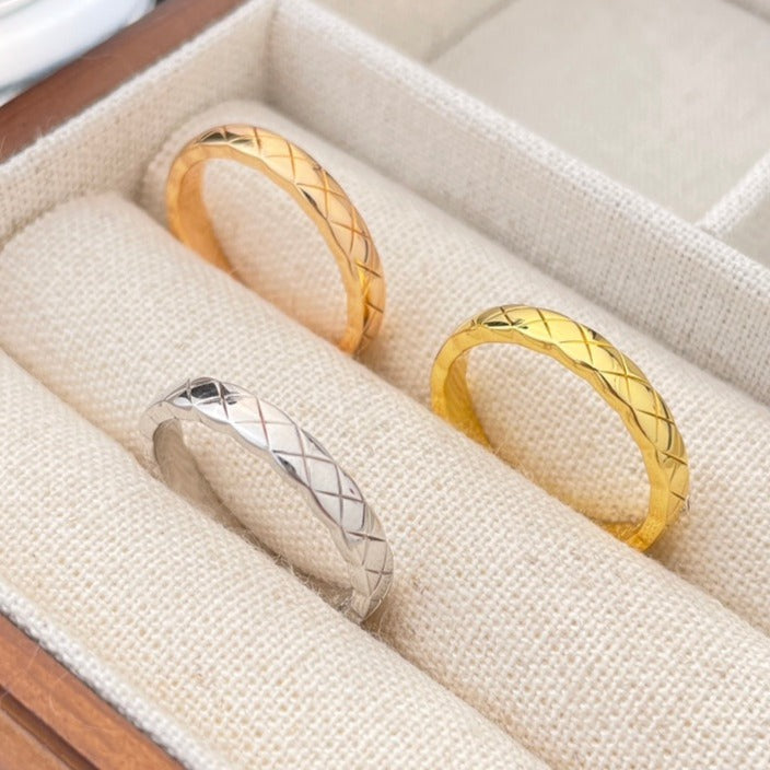 Chanel Crush Mini Classic Ring