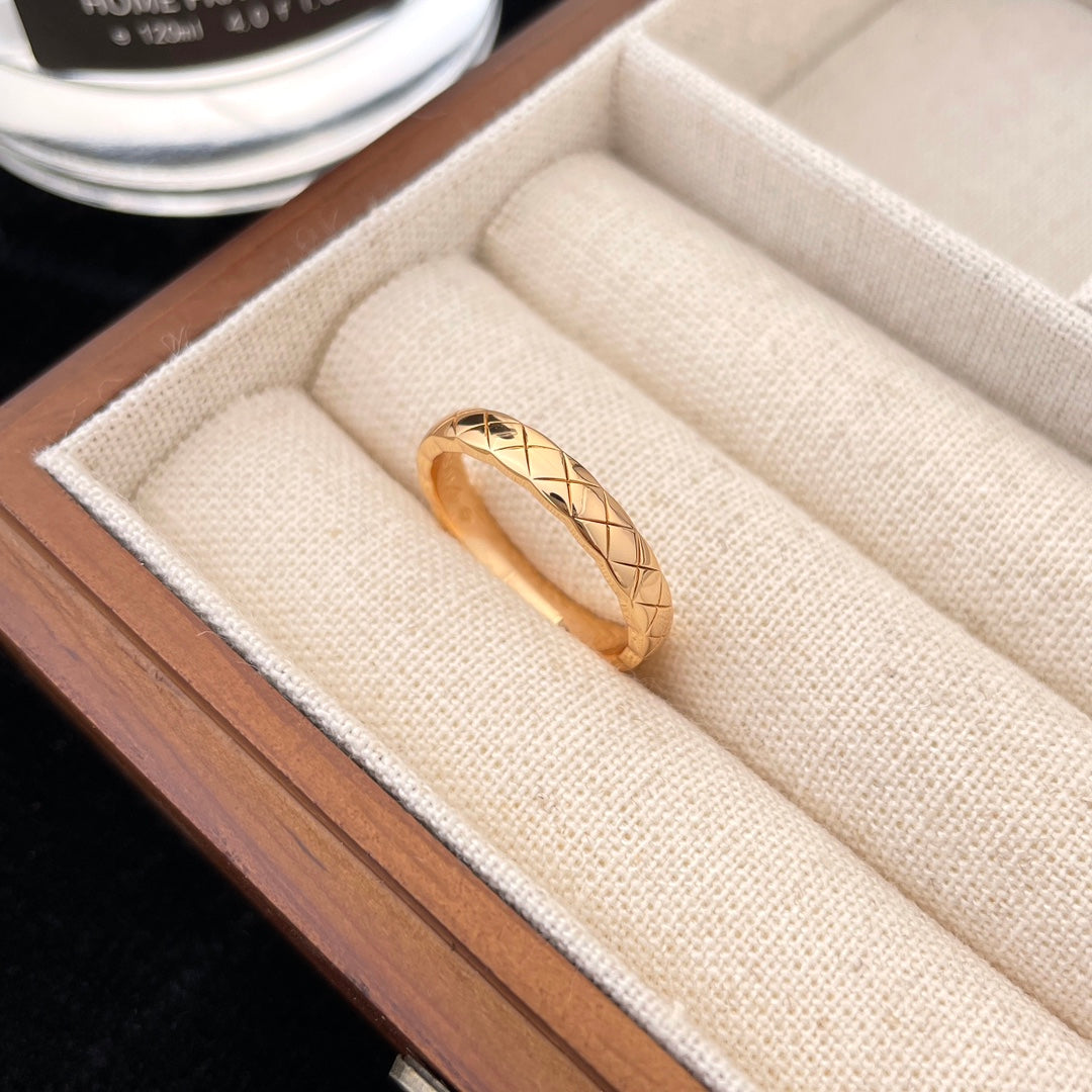 Chanel Crush Mini Classic Ring