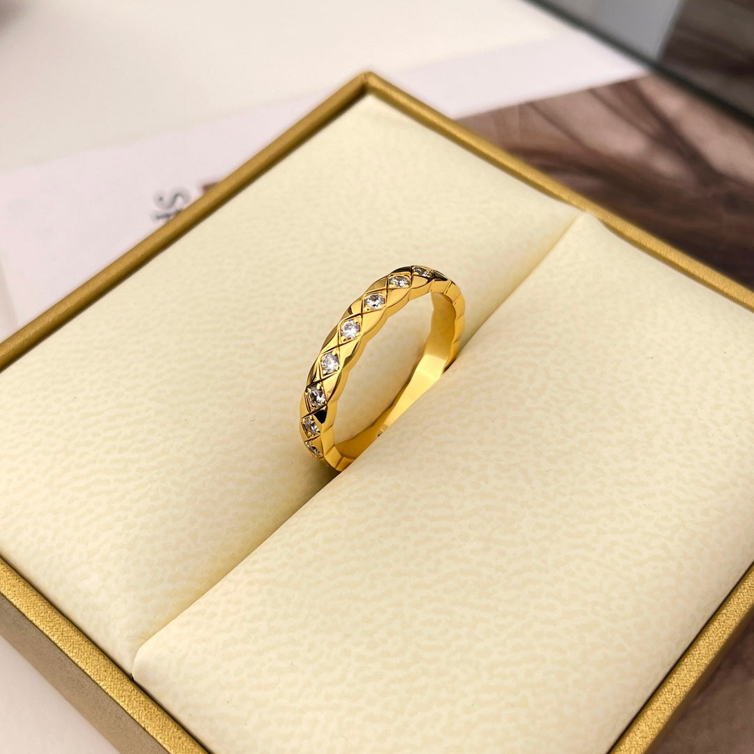 Chanel Crush Mini Classic Ring Diamonds