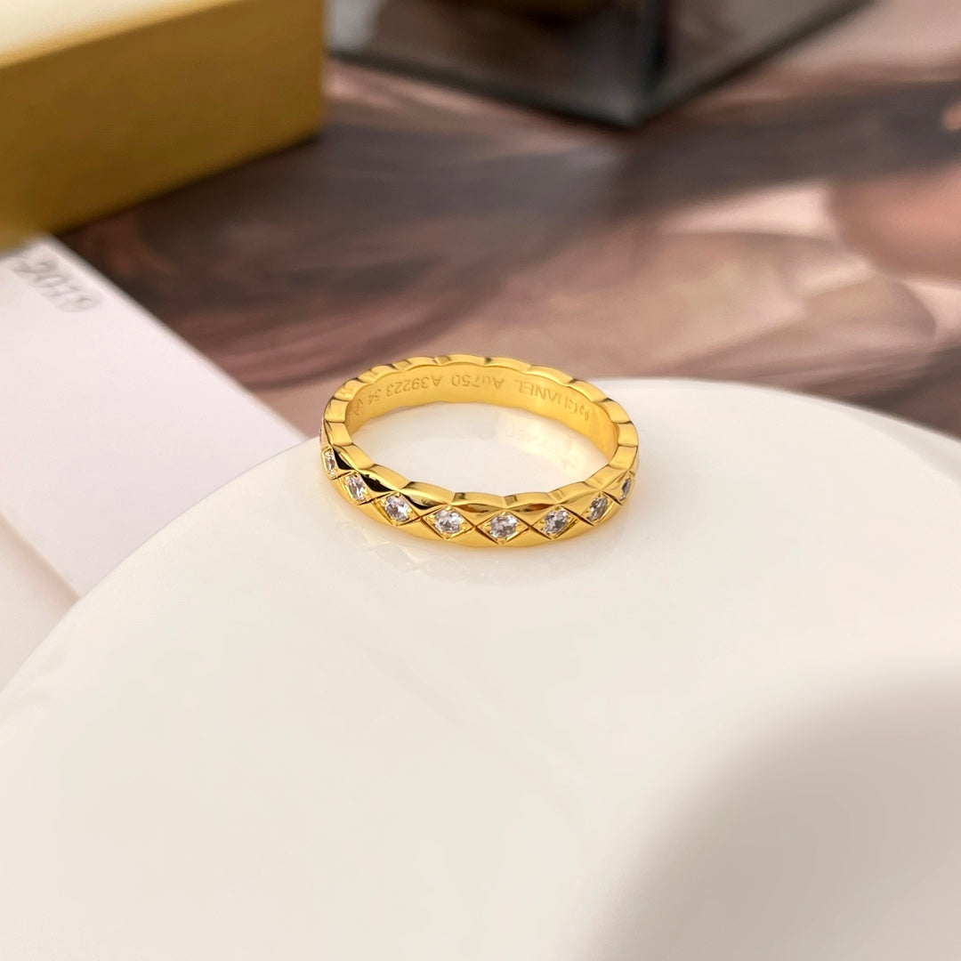 Chanel Crush Mini Classic Ring Diamonds