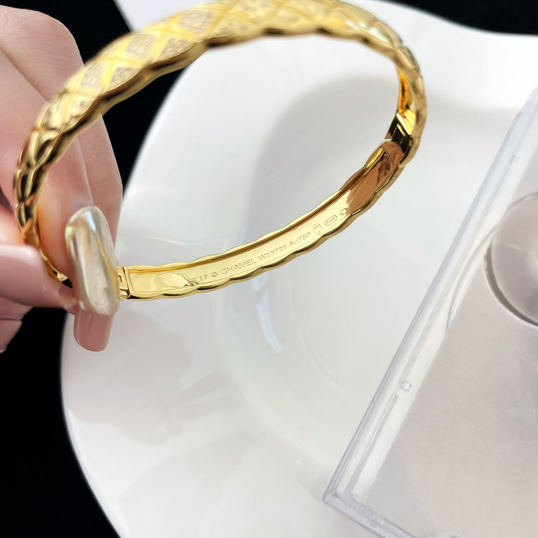 Chanel Crush Bracelet Quilted Diamond
