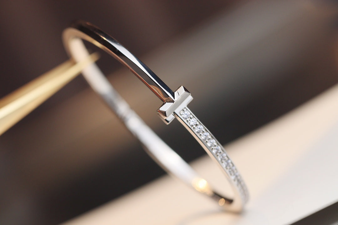 TIFFANY NARROW T1 HINGED BANGLE DIAMOND SILVER