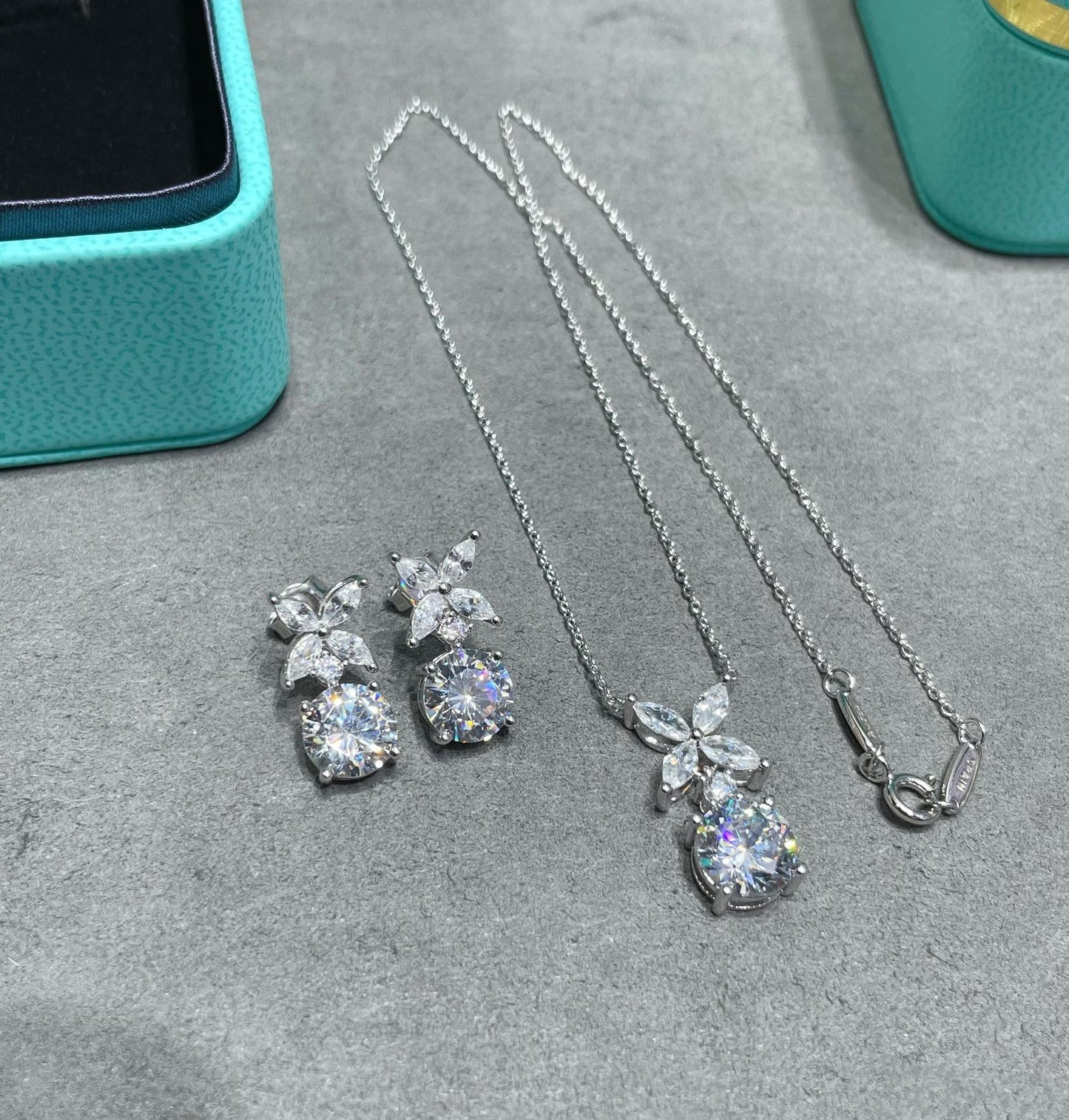 TIFFANY VICTORIA PENDANT SILVER DIAMOND NECKLACE