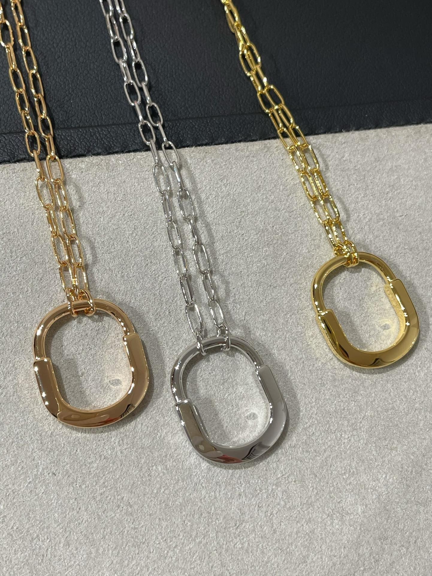 TIFFANY LOCK MEDIUM PENDANT DIAMOND NECKLACE