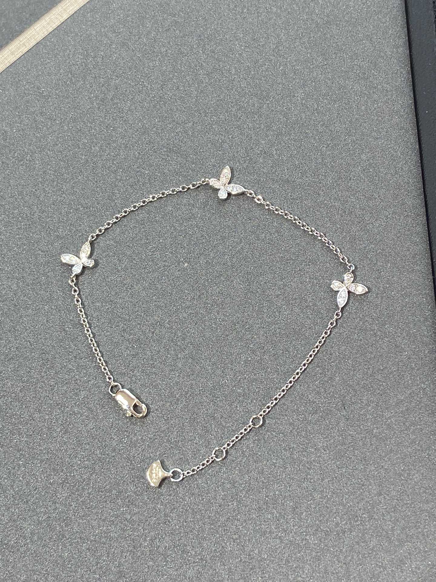 GRAFF CLASSIC BUTTERFLY PETITE DIAMOND SILVER NECKLACE
